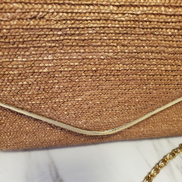 Woven Shoulder Or Crossbody Bag With Gold Chain By LaRegale - Picture 4 of 6